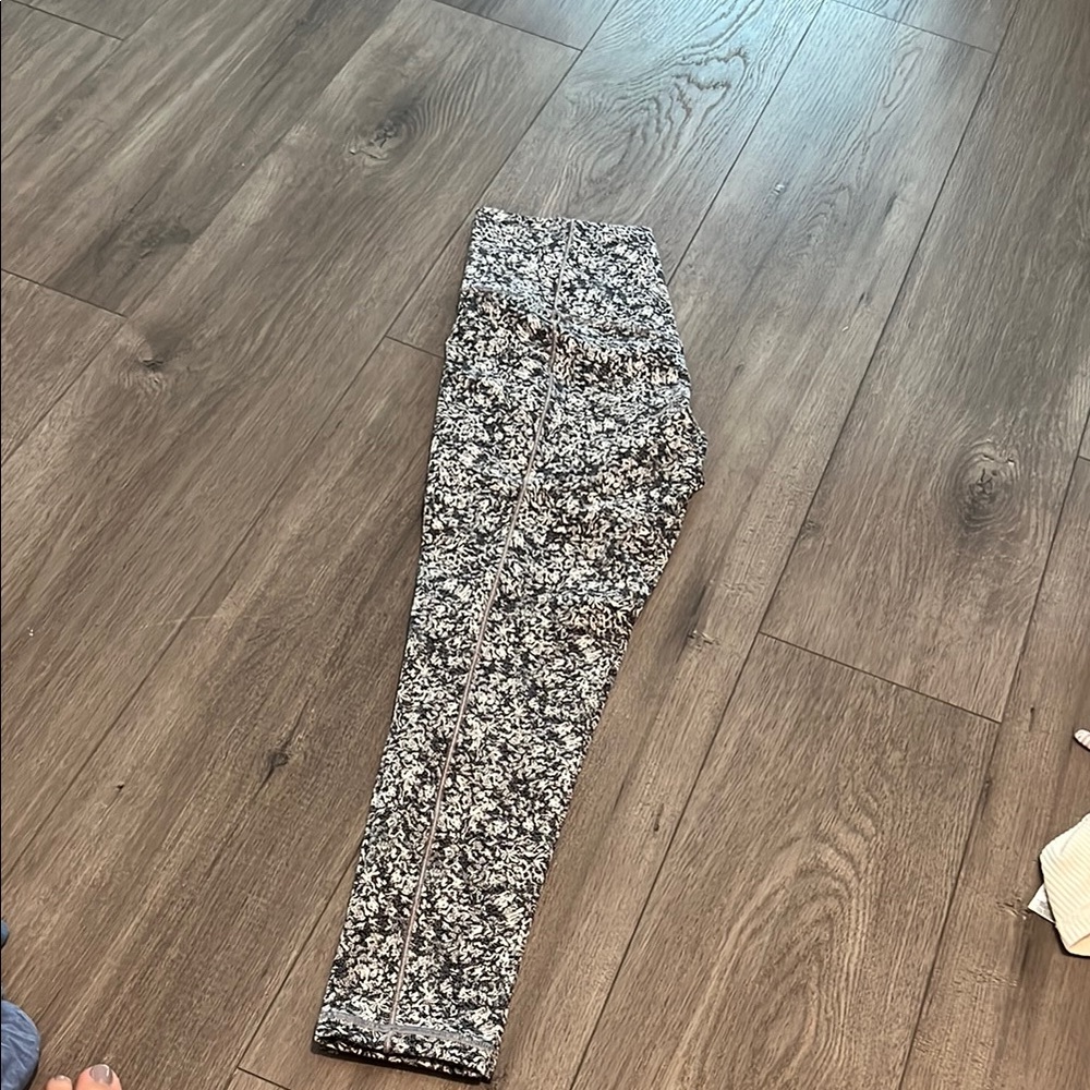 Athleta Black and White Patterned Pants